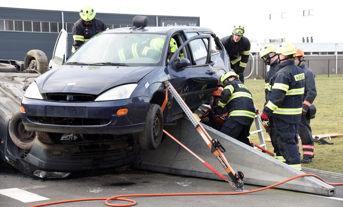 Extrication training Practice how you play Holmatro